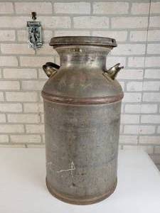 lot 855 image: Antique Superior Milk Can with Lid - NO SHIPPING