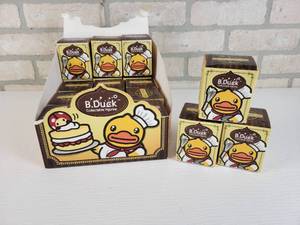 lot 865 image: (18) New Old Stock B. Duck Collectable Figurines