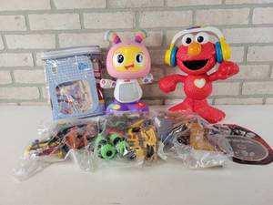 lot 758 image: Lot of Assorted Toys and More - NO SHIPPING