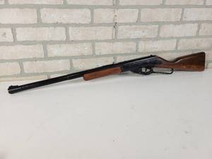 lot 511 image: Vintage DAISY Model 95B BB Air Rifle - Wood Stock and Forearm