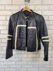 lot 894 image: Wilsons Leather Maxima Womens Leather Jacket - Size Medium