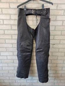 lot 895 image: Hot Leathers Leather Chaps - Size Small