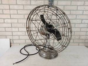 lot 912 image: Vintage GE FRESHND-AIRE 20 Fan - Model 20 - NO SHIPPING