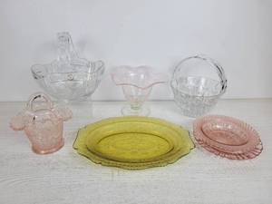 lot 939 image: Collection of Depression Glass, Cut Lead Glass, and More NO SHIPPING