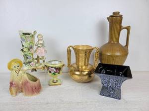 lot 948 image: Lot of Vintage and Mid-Century Modern Pottery and Home Dcor