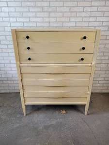 lot 505A image: Beautiful Solid Wood American of Martinsville Chest of 6 Drawers - NO SHIPPING