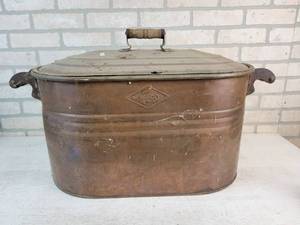 lot 981 image: Copper Boiler Pot with Lid - NO SHIPPING