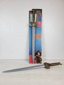 lot 982 image: Lot of 25 Wonder Woman Battle-Action Swords - Makes 6 Battle Sounds