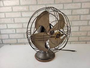 lot 761 image: Vintage 12 GE Desk Fan - NO SHIPPING