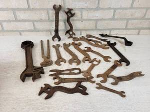 lot 770 image: Large Lot of Antique Wrenches