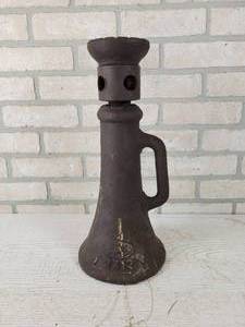 lot 772 image: Vintage 2x12 Screw Jack - NO SHIPPING