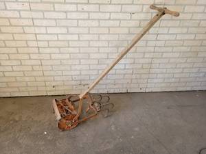 lot 775 image: Antique Garden Cultivator - NO SHIPPING