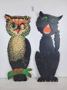 lot 1015 image: Pair of Vintage Halloween Decorations