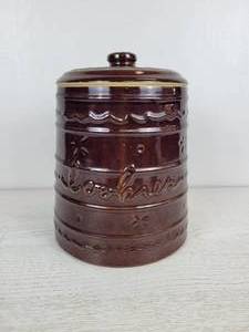 lot 1020 image: Antique MARCREST Oven Proof Stoneware Daisy Dot Cookie Jar with Lid