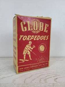 lot 1025 image: Vintage Globe Torpedoes FirecrackerFireworks Box