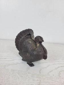 lot 1041 image: Antique Cast Iron Still Turkey Coin Bank - AC Williams
