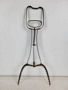 lot 1066 image: Vintage Marbles Clincher Gaff Fish Grabber