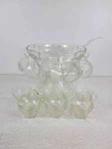 lot 1073 image: Vintage Anchorglass Anchor Hocking Punch Set - Grape Motif - NO SHIPPING