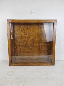 lot 1076 image: Solid Wood Collectible Display Case with Hinged Glass Door - NO SHIPPING