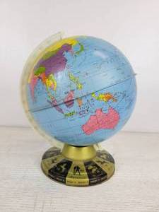 lot 1105 image: Vintage 9 Tin Litho Ohio Art Globe