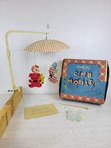 lot 1107 image: Vintage Dolly Toy Crib Mobile - No. 600 Animal Shower