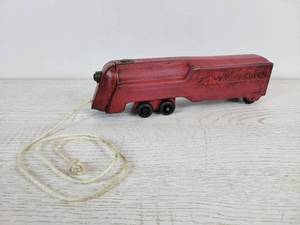 lot 1124 image: Vintage Marx Lumar Lines Train Engine
