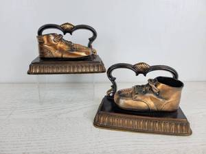 lot 1132 image: Pair of Vintage Bronzed Baby Shoe Bookends