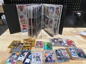 Lot of 439 NHL 1990s Decades Hockey Cards