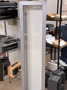 lot 17 image: Display Case 10-shelf