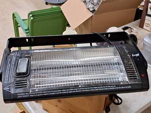 lot 26 image: Comfort Zone 1500W Ceiling-Mounted Quartz Heater CZQTV5M