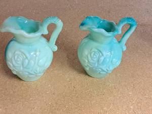 lot 63 image: Lot of (2) Avon 4-12 Rose pattern Glass Decorative Pitchers