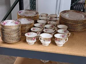 lot 68 image: 1981 Royal Albert Autumn Roses Bone China Dish Set 79-piece - Dinner Plates (large and medium), Saucers, Bowls, Cups