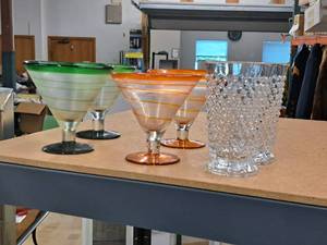 lot 74 image: (2) Green Swirl Cocktain Glasses, (2) Orange Cocktail Glasses, (2) Clear Glasses