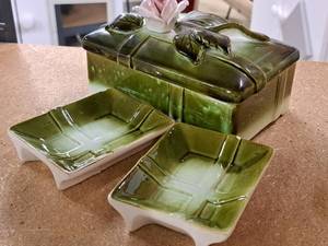 lot 76 image: Decorative Dish w Lid and (2) Small Plates