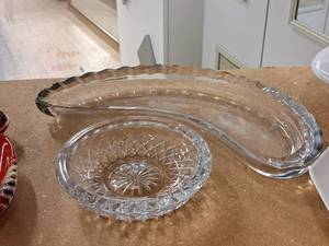 lot 83 image: Lot of (2) Glass Ash Trays