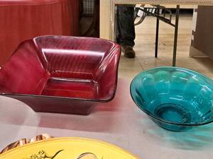 lot 92 image: Lot of (2) Colored Glass Bowls
