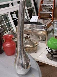 lot 110 image: 20 Metal Table Vase