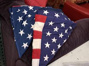 lot 139 image: Lot of (2) U.S.A. Flags