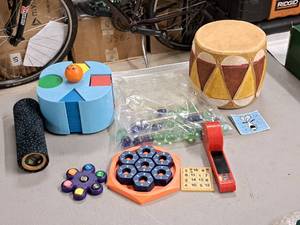 lot 179 image: Lot of (8) Assorted Childrens Puzzles and Games