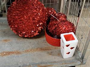 lot 187 image: Valentines Dcor - Assorted Reflecting Balls, White Heart Vase, Red Heart Bowl