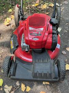 lot 4 image: TROY-BILT TB230 Self-Propelled 21 Cutting Deck Mower with Briggs & Stratton 163cc Engine