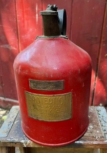 lot 31 image: Vintage Red Underwriters Laboratories No. 269223 Safety Can
