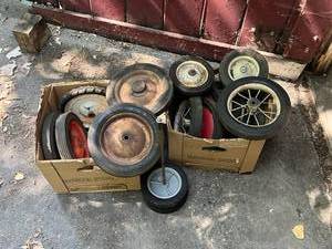 lot 51 image: Vintage Peddle Car  Tractor  Cart Wheels
