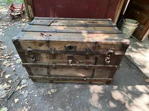 lot 54 image: Antique Storage  Travel Trunk (36 Wide x 21 Deep)