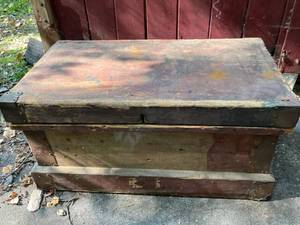 lot 61 image: Late 1800s Tool Chest