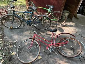 lot 62 image: Vintage Bicycle Fixer Upper Lot - Schwinn and Columbia Models
