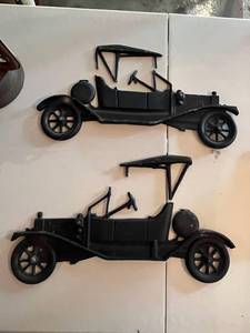 lot 86 image: 19 Cast Iron Model T Hanging Wall Decorations