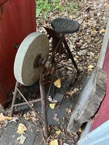 lot 102 image: Antique Stone Grinding Sharpening Wheel