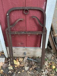 lot 103 image: Antique Cast Iron Hay Bail Trolley