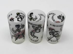 lot 2 image: Three Vintage MCM Cantina Glasses